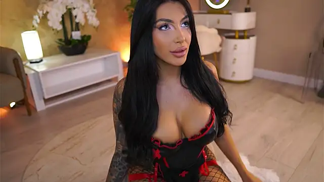 Snapshot of AishaaDevoe chatting on 10.31.25 AishaaDevoe online show from 10.31.25