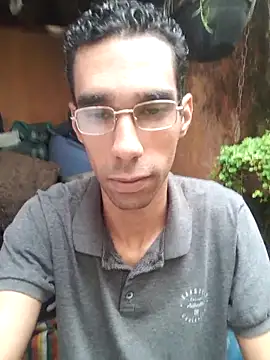 Snapshot of Dedede32 chatting on 09.24.25 Dedede32 online show from 09.24.25