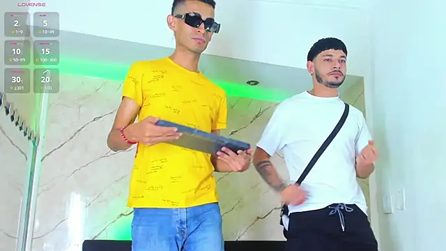 Snapshot of Golldens_Dreamss chatting on 10.09.25 Golldens Dreamss online show from 10.09.25