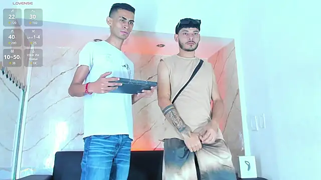 Snapshot of Golldens_Dreamss chatting on 10.12.25 Golldens Dreamss online show from 10.12.25