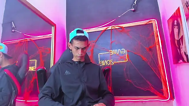 Snapshot of Golldens_Dreamss chatting on 10.26.25 Golldens Dreamss online show from 10.26.25