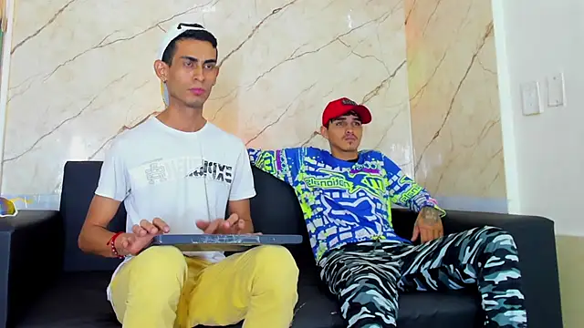 Snapshot of Golldens_Dreamss chatting on 11.05.25 Golldens Dreamss online show from 11.05.25