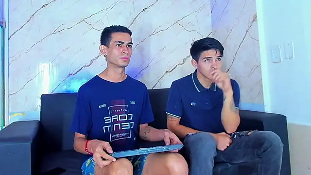 Snapshot of Golldens_Dreamss chatting on 11.07.25 Golldens Dreamss online show from 11.07.25