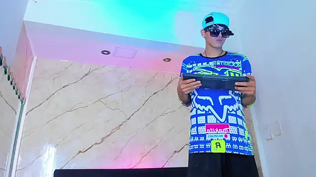 Snapshot of Golldens_Dreamss chatting on 11.10.25 Golldens Dreamss online show from 11.10.25