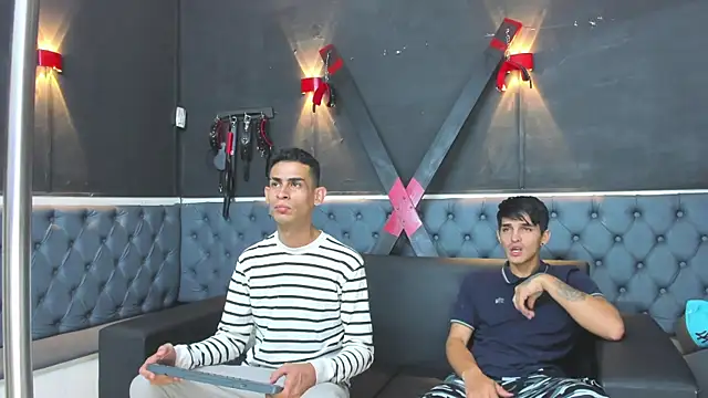 Snapshot of Golldens_Dreamss chatting on 11.14.25 Golldens Dreamss online show from 11.14.25