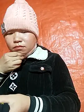 may-squirl online show from 10.25.25