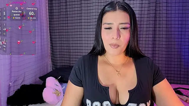 Snapshot of Kayleemorales chatting on 09.29.25 Kayleemorales online show from 09.29.25