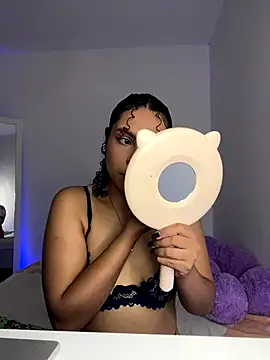 Snapshot of ViolettaMiller_ chatting on 10.09.25 ViolettaMiller online show from 10.09.25