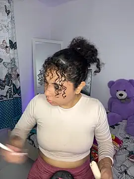 Snapshot of ViolettaMiller_ chatting on 11.07.25 ViolettaMiller online show from 11.07.25