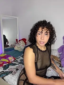 Snapshot of ViolettaMiller_ chatting on 11.10.25 ViolettaMiller online show from 11.10.25