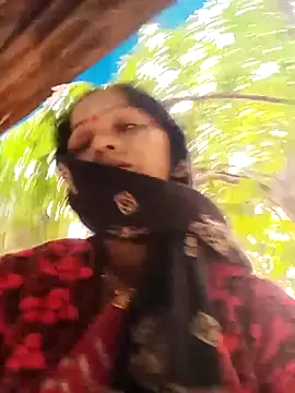 Jooli xx online show from 11.10.25