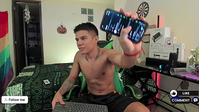 Snapshot of Jack_castell chatting on 10.01.25 Jack castell online show from 10.01.25