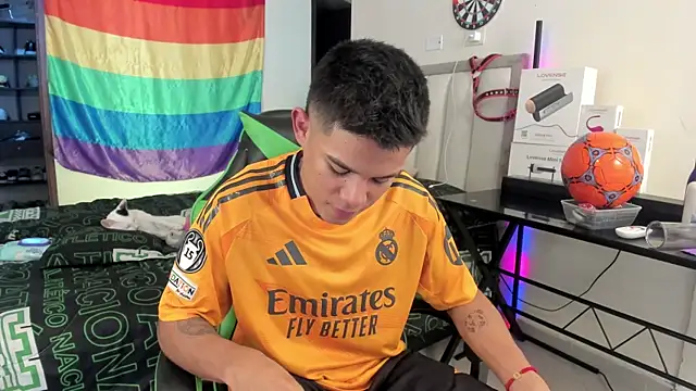 Snapshot of Jack_castell chatting on 10.04.25 Jack castell online show from 10.04.25