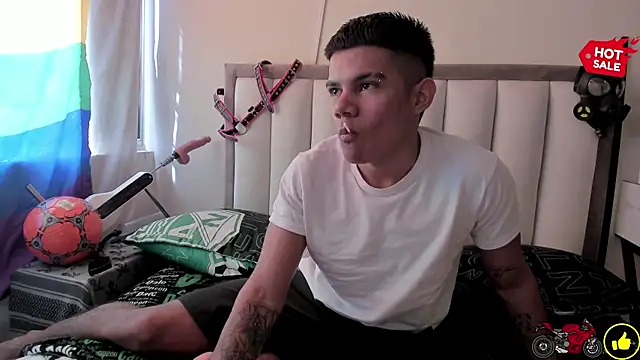 Snapshot of Jack_castell chatting on 10.15.25 Jack castell online show from 10.15.25