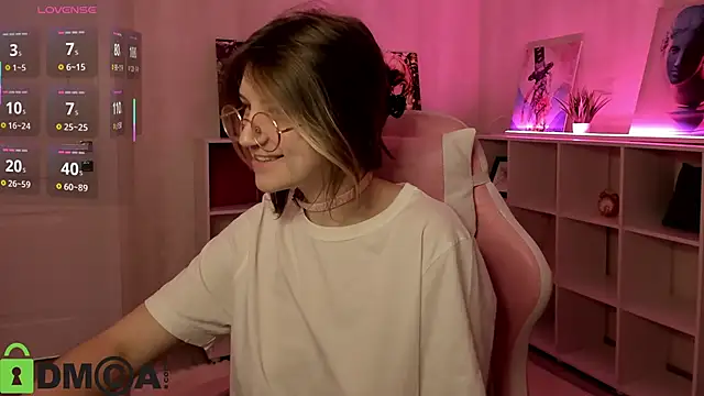 Snapshot of Agnes_Passero chatting on 10.12.25 Agnes Passero online show from 10.12.25