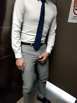 lovewhite222 online show from 10.28.25