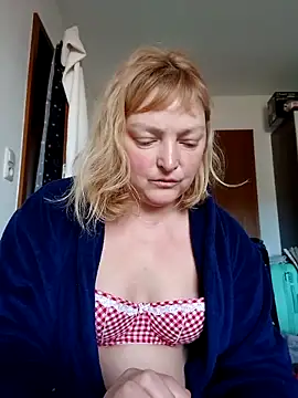 LiluLiluLilu online show from 04.11.26