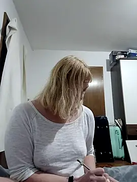 LiluLiluLilu online show from 04.14.26