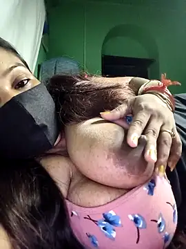 V-hot-swiet online show from 11.04.25