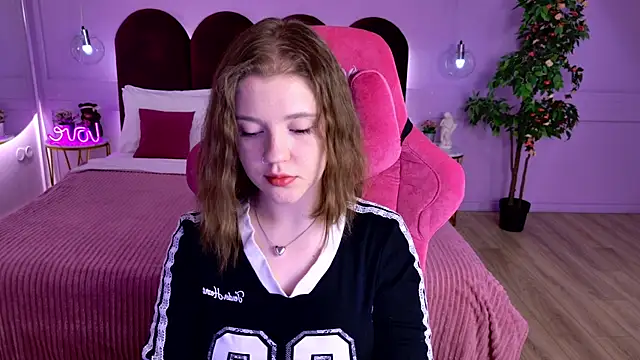Snapshot of AlmaSound chatting on 05.19.26 AlmaSound online show from 05.19.26
