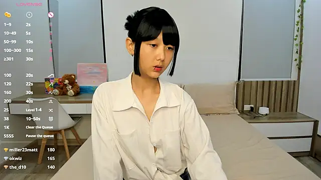 Snapshot of gabby_little chatting on 05.22.26 gabby little online show from 05.22.26
