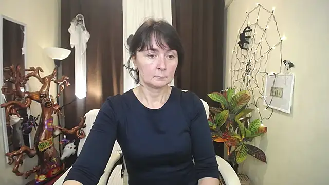 Snapshot of VivianGuchih chatting on 10.12.25 VivianGuchih online show from 10.12.25