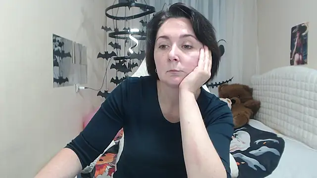 Snapshot of VivianGuchih chatting on 11.01.25 VivianGuchih online show from 11.01.25