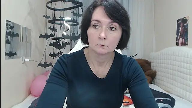 Snapshot of VivianGuchih chatting on 11.02.25 VivianGuchih online show from 11.02.25