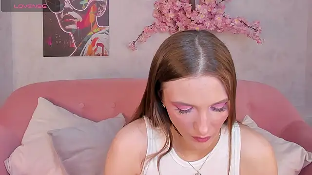 Snapshot of Alisha_Green chatting on 09.10.25 Alisha Green online show from 09.10.25