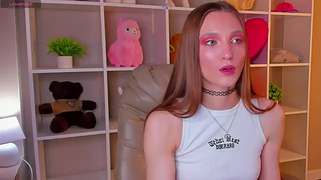 Snapshot of Alisha_Green chatting on 09.19.25 Alisha Green online show from 09.19.25