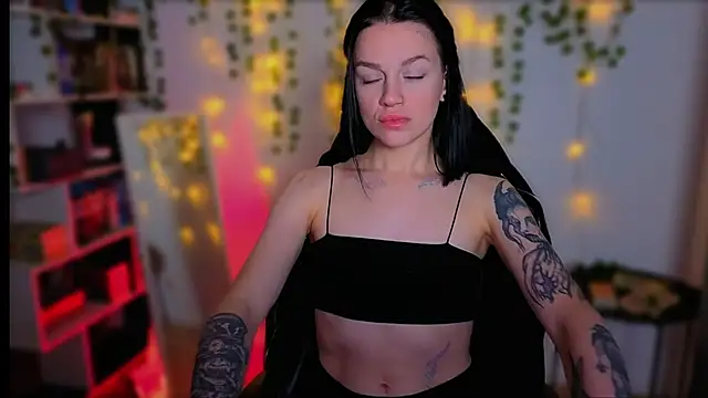 raspberry  girl  online show from 09.15.25