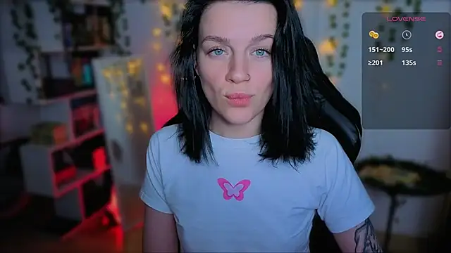 raspberry  girl  online show from 09.25.25