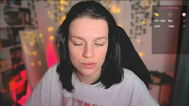 raspberry  girl  online show from 10.10.25