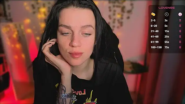 raspberry  girl  online show from 10.22.25