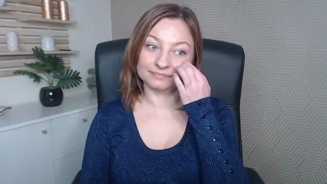 angelaSamt online show from 11.29.25