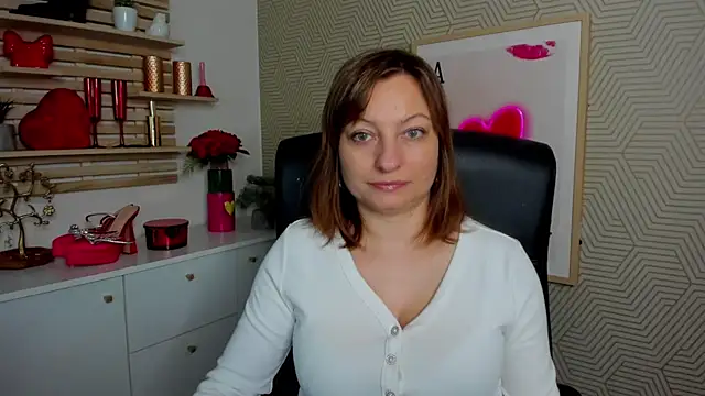 Snapshot of angelaSamt chatting on 04.08.26 angelaSamt online show from 04.08.26