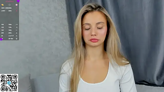 NaughtySeraphine online show from 11.21.25