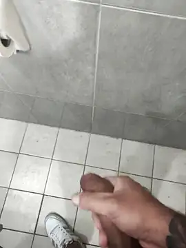 Snapshot of rorope chatting on 10.18.25 rorope online show from 10.18.25