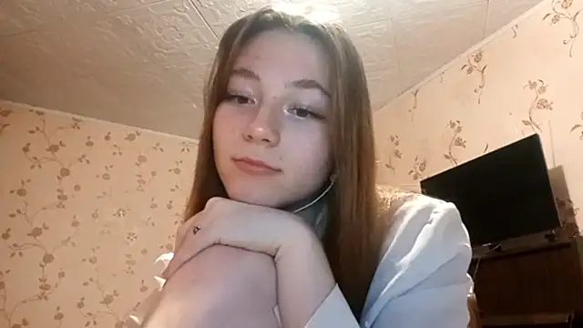 Snapshot of Sophiecuttie chatting on 09.09.25 Sophiecuttie online show from 09.09.25