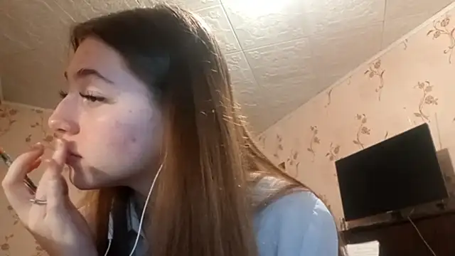 Snapshot of Sophiecuttie chatting on 09.10.25 Sophiecuttie online show from 09.10.25