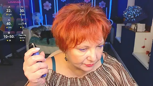 Kira Kenett online show from 12.04.25