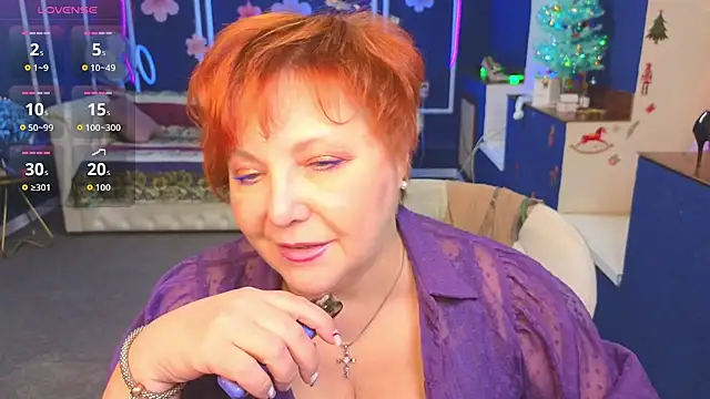 Kira Kenett online show from 12.17.25