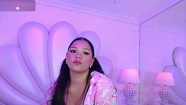 Snapshot of HatsaJones chatting on 09.27.25 HatsaJones online show from 09.27.25