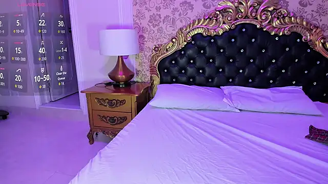 Snapshot of HatsaJones chatting on 10.19.25 HatsaJones online show from 10.19.25