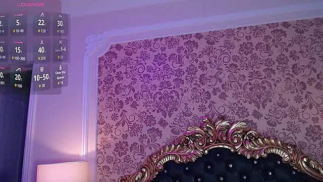 Snapshot of HatsaJones chatting on 11.06.25 HatsaJones online show from 11.06.25