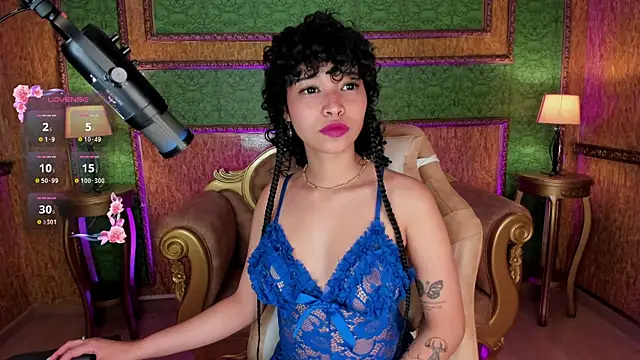 DaniCollinn  online show from 10.01.25