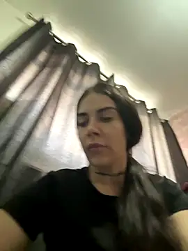 valentinalamont online show from 09.18.25