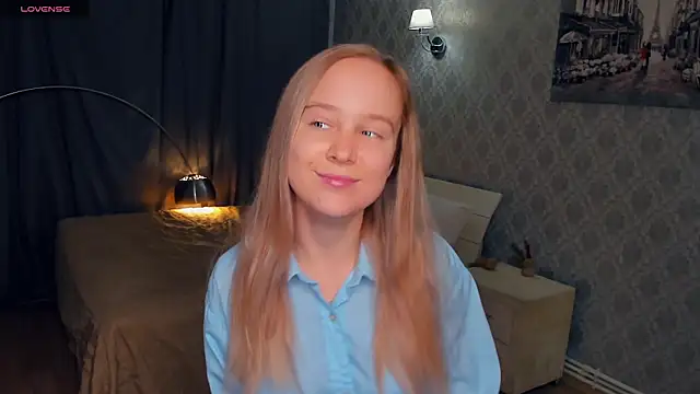 Snapshot of SoonMoor chatting on 11.01.25 SoonMoor online show from 11.01.25