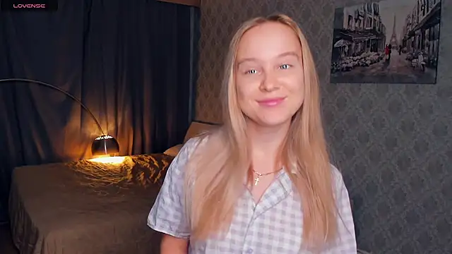 Snapshot of SoonMoor chatting on 11.03.25 SoonMoor online show from 11.03.25