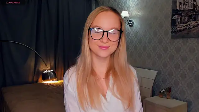 SoonMoor online show from 11.15.25